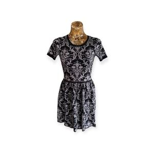 Romeo + Juliet Couture dress gray black small short sleeve